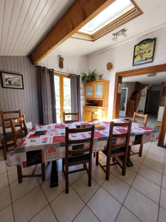 Gite Eslias Viella  Экстерьер фото